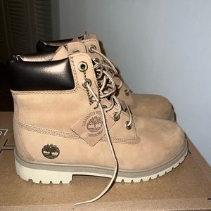 Tan timberlands, kids size 5.5, fits womens 7.5